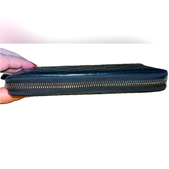 Gucci Guccissima Interlocking Leather Zip Around Wallet, Black - Picture 5 of 12